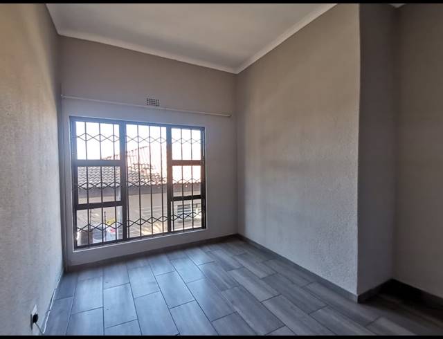 4 BEDROOM HOUSE FOR SALE IN BASSONIA